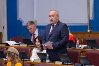 Zvrko: Vlada da nagradi sve vatrogasce, dikriminacija nedopustiva