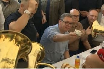 (VIDEO) Vučić uz četničke pjesme slavio otvaranje dionice auto-puta