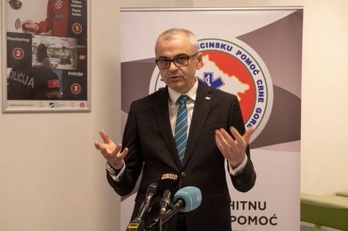 Niković: Hitnoj pomoći sinoć se obratio jedan vatrogasac i troje građana, ne izlazite bez potrebe i nosite maske
