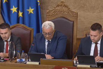 Poslanici o smjeni Mandića 24. septembra