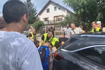 Incident u Bukovcu: Vozač skalpelom nasrnuo na novosadske bicikliste, reagovala policija