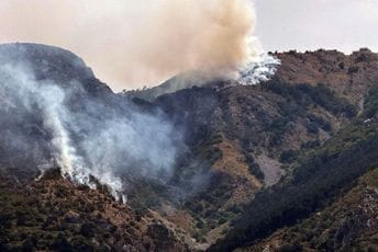 Razbuktala se vatra na Lovćenskim padinama