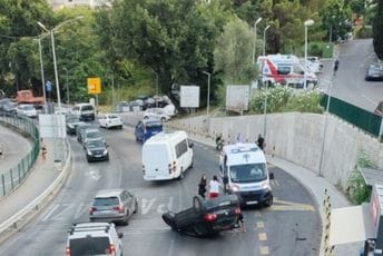 Herceg Novi: U prevrtanju vozila na Toploj povrijeđen vozač