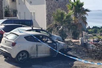 U Igalu izgorjela tri vozila, nije poznato kako je do požara došlo
