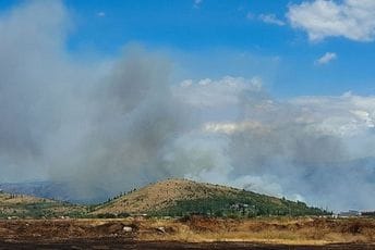 Podgorica: Veliki požar na Ćemovskom polju, vatra došla blizu trafostanice na Zabjelu i benzinske pumpe