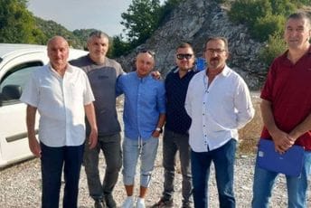 Mještani se okupili u mjestu Vrela: Blokiraće put Cetinje-Budva ukoliko se do ponedjeljka ne riješi problem sa lutajućom stokom