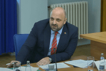 Božović: Pokrenućemo raspravu o pooštravanju kazni za namjerno izazivanje požara