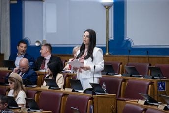 Popović: Spajić ponovo slagao javnost, državni sekretar dobio besplatnu kartu od Air Montenegra