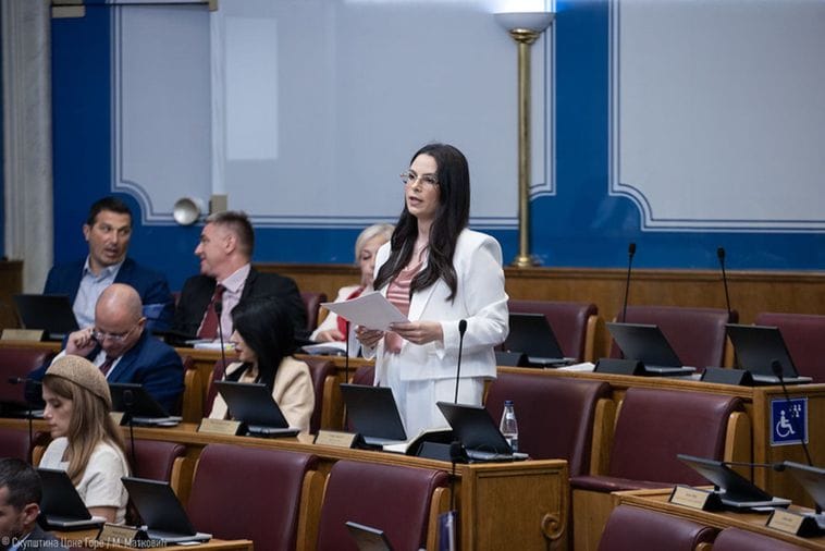 Popović: Vladajuća većina po običaju neozbiljna, odugovlačenjem svjesno koče rješavanje krize koju su sami izazvali