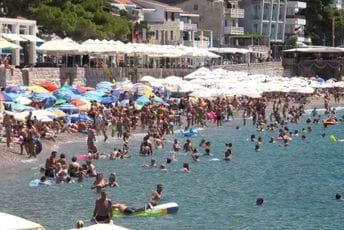 Bar: U hotelima u julu boravilo više od 23 hiljade registrovanih gostiju, u privatnom smještaju više od 46 hiljada