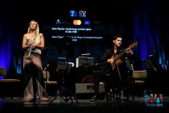 (FOTO/VIDEO) Veče vrhunske muzike u Tivtu: Karadaglić, Balsom i gudači u filmskom spoju nježnosti i snage