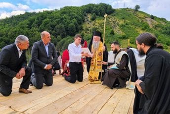 Počela izgradnja hrama na Veruši, Joanikije osveštao temelj