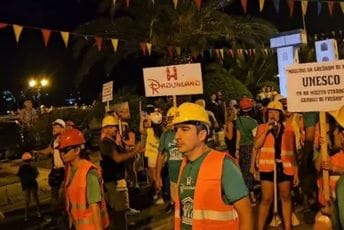 U Kotoru 'neimari' već spremni da grade 'Radunland': Evo kako je večeras bilo na karnevalu (VIDEO)