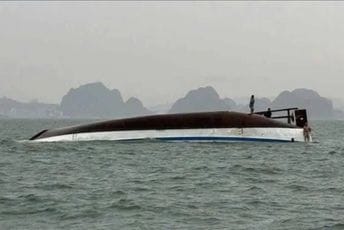 Dvojica migranta pronađena živa među 17 beživotnih tijela u olupini broda blizu Krita