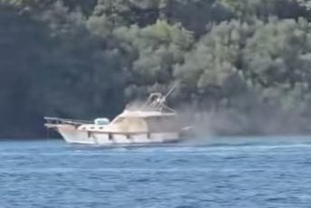 Ugašen požar na brodu kod Tivta; Kaljević: Posada je odmah evakuisana, jedna osoba je povrijeđena