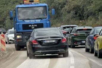Identifikovan vozač koji je vozilom Morskog dobra preticao kolonu