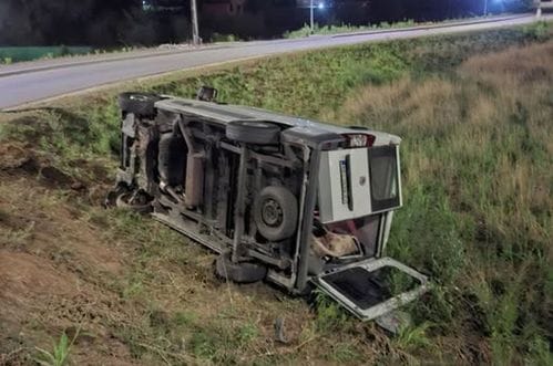 Prevrnuo se kombi Amadeus benda, svi članovi bili unutra