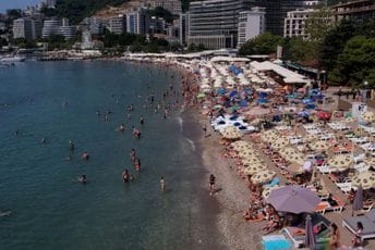 Turistički poslenici Budve: Popunjenost raste, Petrovačka noć kao kruna ljeta