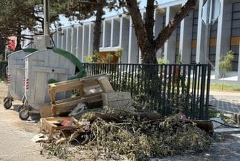 (FOTO/VIDEO) Podgorica: Građani smatraju da javna higijena mora biti bolja, iz kontejnera preliva smeće, a oko njih gume i kreveti