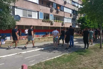 (FOTO/VIDEO) Tuča zbog izgradnje crkve u Novom Sadu: Građani i SNS aktivisti u žestokom okršaju