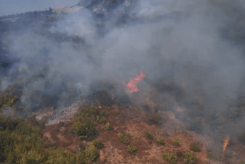 (FOTO/VIDEO) Pogledajte kako iz vazduha izgleda vatrena stihija u Buljarici