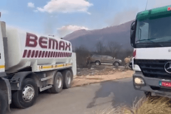 (VIDEO) Bemax cistijerne dopremaju vodu kako bi se ugasio požar u Piperima