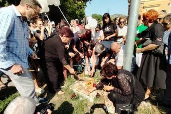 Tri godine od masakra u Medovini: Građani se okupili na Cetinju, u toku mimohod ka Medovini