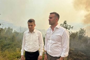 Spajić i Mujović u Kučima na mjestu požara: Iz Italije krenuo kanader
