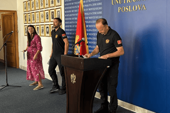 Juče iz vazduha izbačeno 550 tona vode: I danas gase iznad Pipera, Kuča, Dinoše...