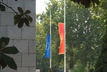 Zastave na pola koplja: Danas i sjutra su dani žalosti u Crnoj Gori