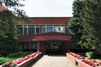 Užas u Banjaluci: Kod gimnazije pronašli tijelo muškarca, skalpelom prerezao vene