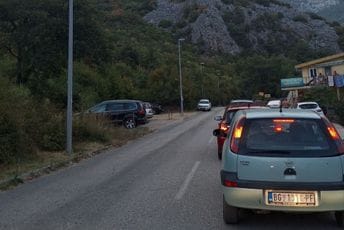 Saobraćajna nezgoda u Čanju: Ima povrijeđenih, saobraćaj u prekidu