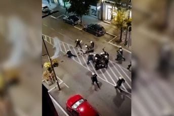 (VIDEO) Objavljena imena i fotografije policajaca koji su tukli ljude i djecu u Valjevu
