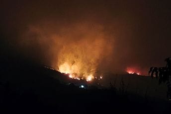 Mještanin Stijene: Ne spavamo treću noć, bukvalno su sva imanja izgorjela, kiša bi nam došla kao spas
