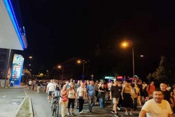 Protestna okupljanja u više gradova u Srbiji šestu noć zaredom