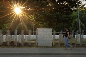 Stvarnost u gradu najdubljih ožiljaka: Mlada crnogorska autorka na SFF-u predstavlja film o Srebrenici