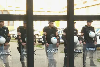Počela blokada suda u Novom Sadu: Građani traže puštanje privedenih demonstranata