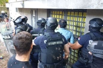 Blokada suda u Novom Sadu: Uhapšen poslanik opozicije
