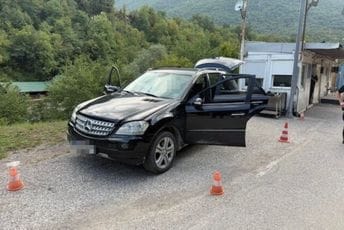 Uhapšen crnogorski državljanin na ulasku u BiH: Terete ga za krijumčarenje 12,6 kila marihuane (FOTO)