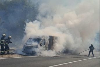 (FOTO/VIDEO) Ugašen požar na putu Nišić - Danilovgrad; Tadić: Požar zatečen u razbuktaloj fazi