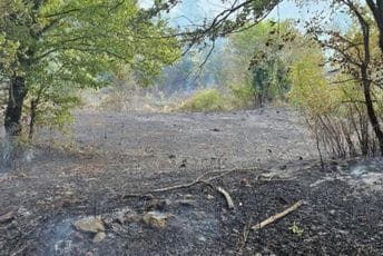 Gorjelo u Ostrosu: Požar stavljen pod kontrolu, sačuvana groblja i kuće