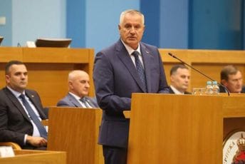 Pala Vlada RS, prihvaćena ostavka Viškovića