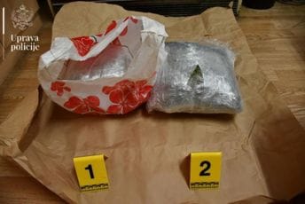 Uhapšen osamnaestogodišnji Budvanin: Preticao kolonu vozila, bježao policiji, pronađeno više od 2 kg marihuane i oko 1.000 eura