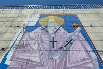 U Nikšiću iscrtali mural Svetog Vasilija Ostroškog
