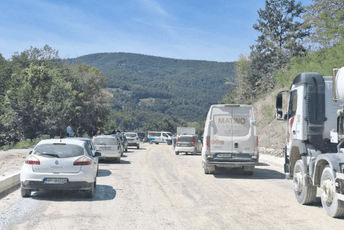 Građani blokirali put Ribarevine - Berane, evo zbog čega se bune