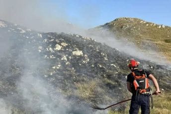 Bukti požar i na podrčju šavničke opštine: Vjetar rasplamsava vatru