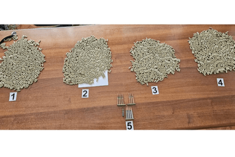 Berane: Otkrivena pošiljka iz SAD-a sa 2.000 tableta koje sadrže biljku kratom