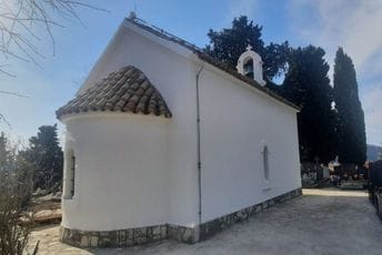 (FOTO) Ponovo obijena i opljačkana crkva na groblju u Baru