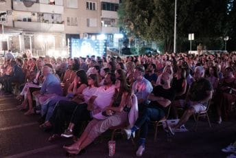 U Podgorici počeo 10. Džada film fest: Pogledajte kako je bilo prve noći (FOTO)