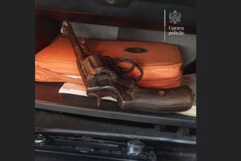 Bar:  Uhapšena osoba bliska OIL, pronađen mu revolver